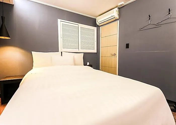 Wo Station Hotel